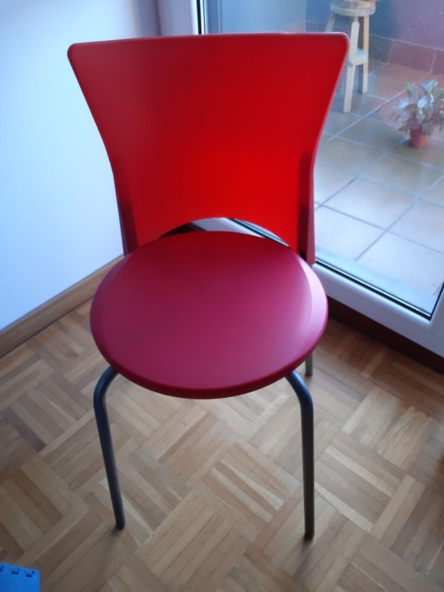 preciosa silla roja