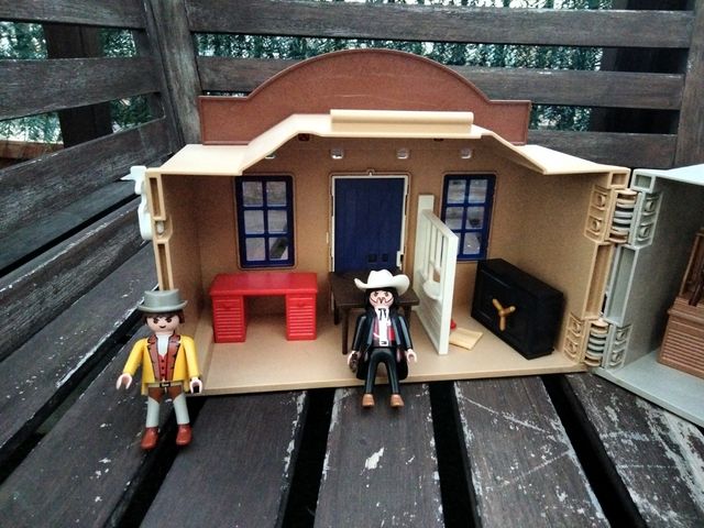 Ciudad del oeste maletin playmobil