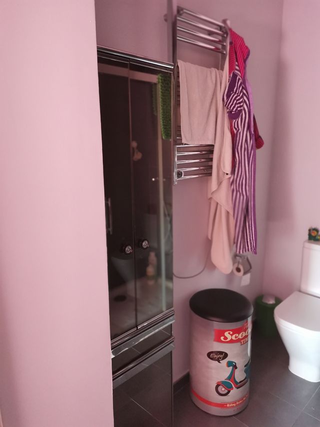 Armadietto retrò in acciaio inossidabile con specchi