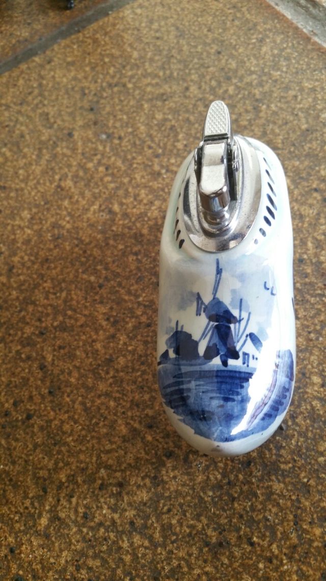 Zuecos de diferentes materiales. Coleccionistas