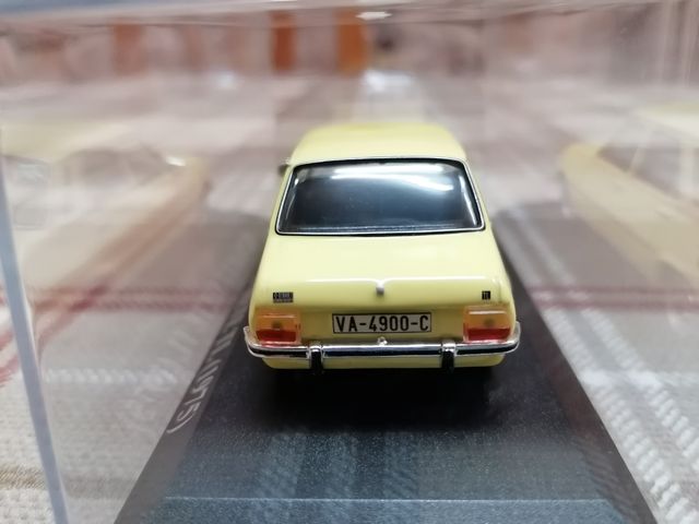 Coche coleccion RENAULT SIETE (1975)