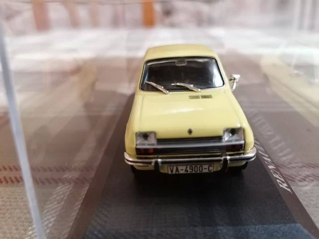Coche coleccion RENAULT SIETE (1975)