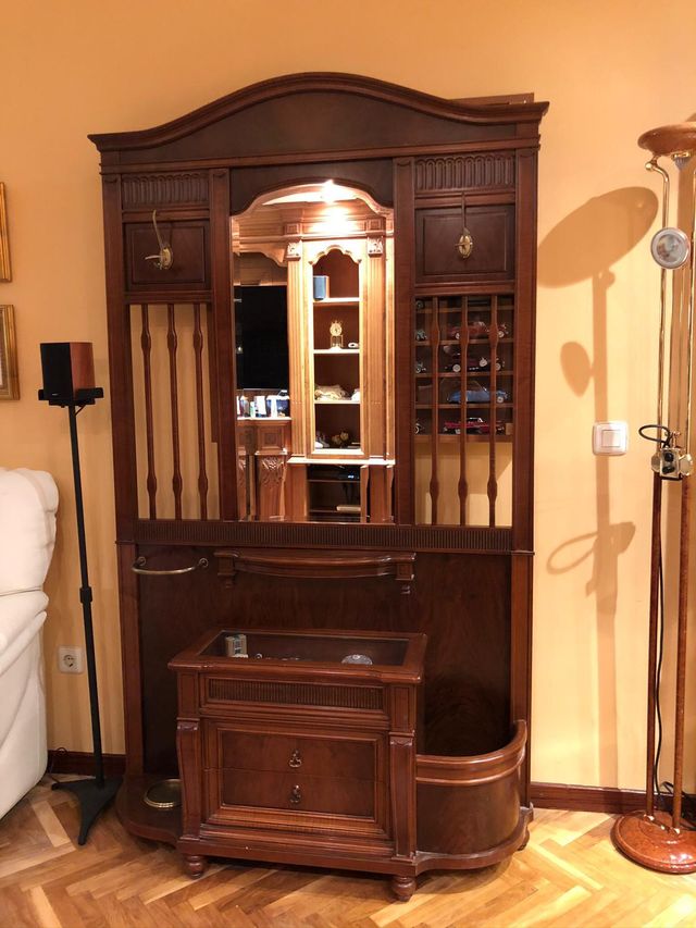 Mueble aparador de segunda mano por 120 € en Colmenar Viejo en WALLAPOP