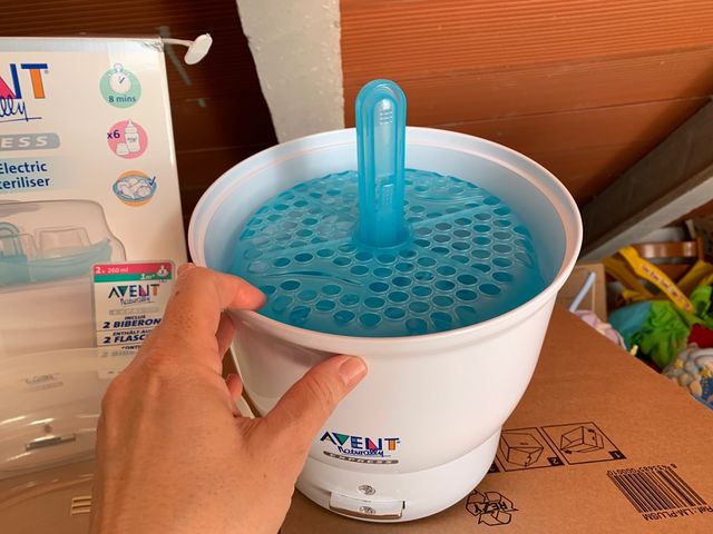 Esterilizador de biberones al vapor