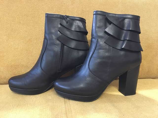 Botín piel negro