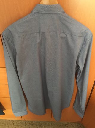 Camisa azul micro topo Zara de segunda mano por 8 € en Camisa azul micro topo Zara de segunda mano por 8 € en