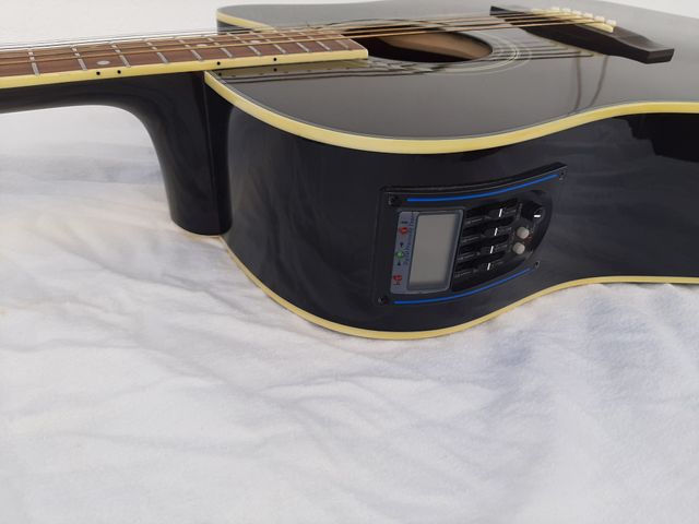GUITARRA Y AMPLIFICADOR 