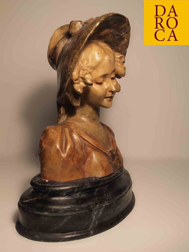 Busto señorita modernista