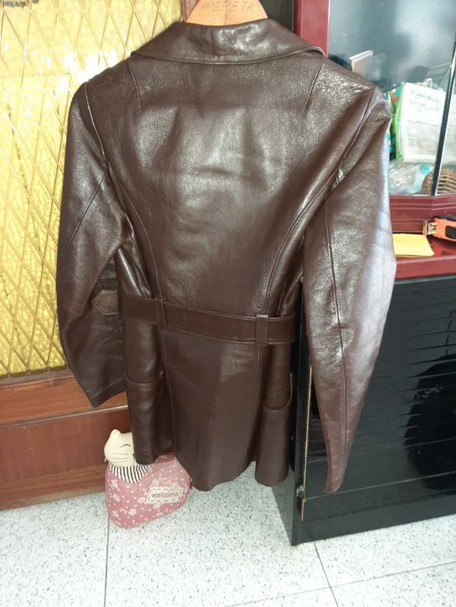 Chaqueta marrón.Piel natural.Guess.