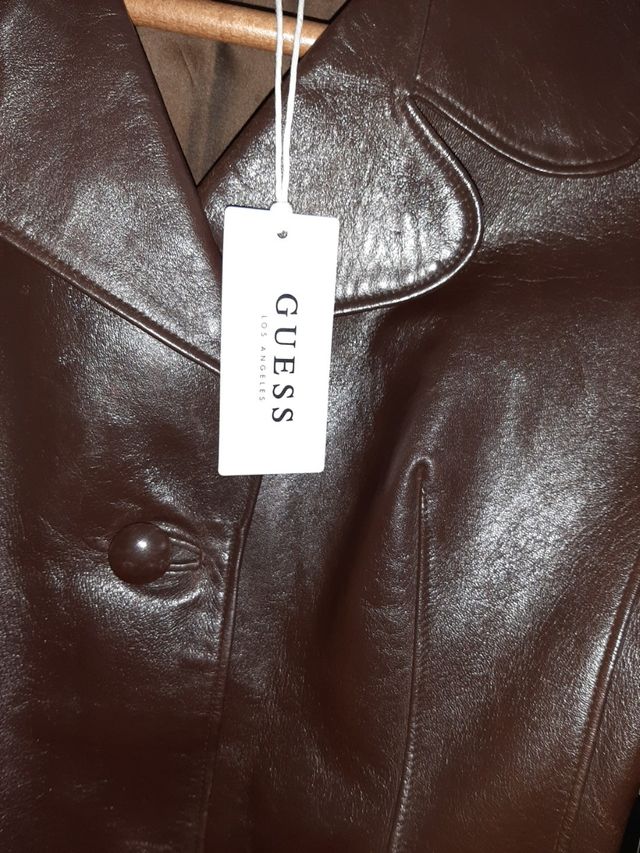 Chaqueta marrón.Piel natural.Guess.