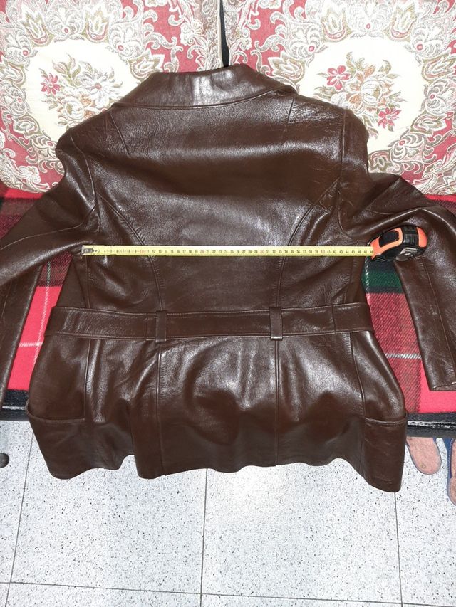 Chaqueta marrón.Piel natural.Guess.