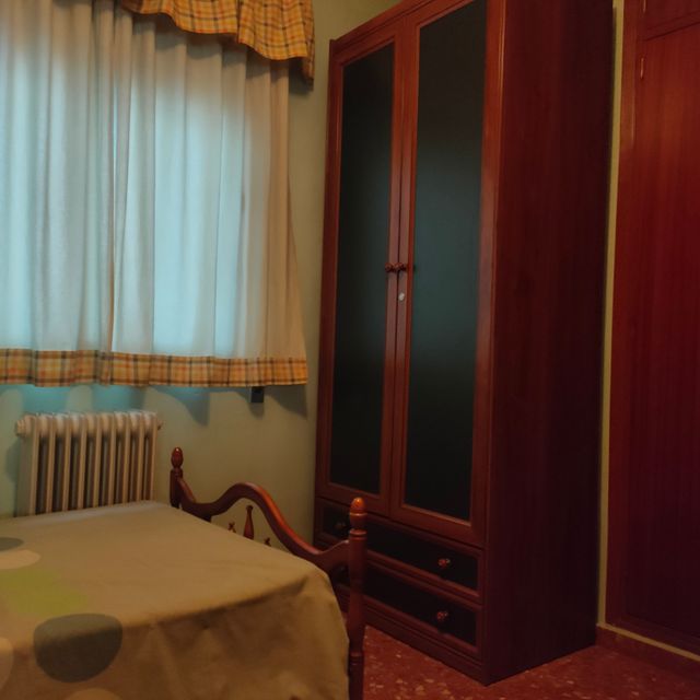 Dormitorio juvenil/estudio/
despacho-tb x separado