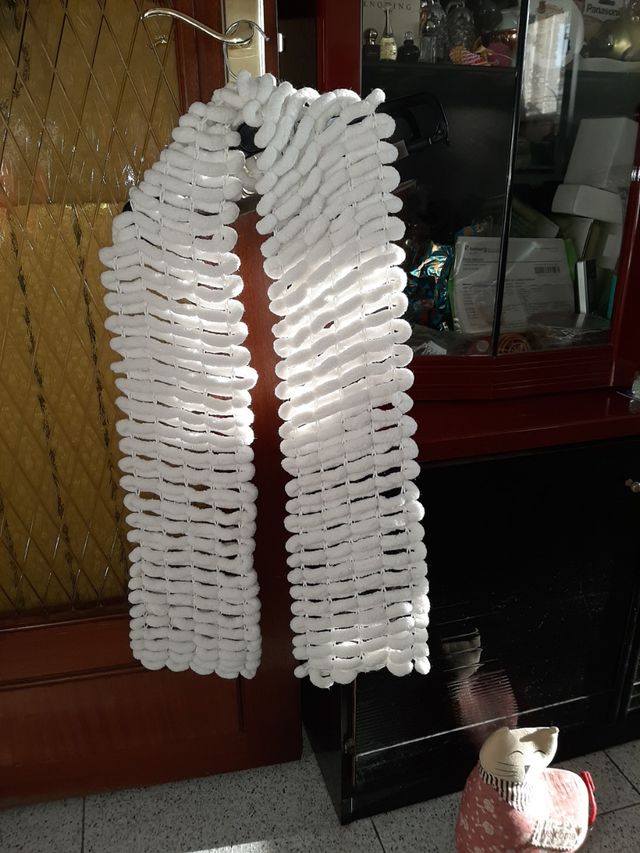 Bufanda blanca de terciopelo.Nueva.