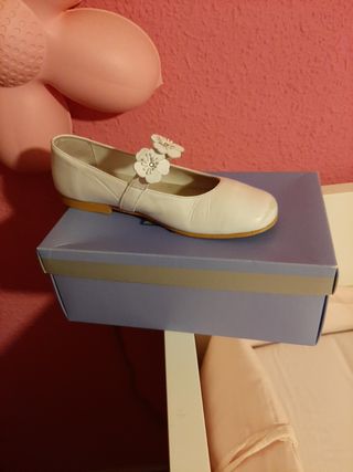 Zapatos para niñas Comunión de segunda mano en Málaga en WALLAPOP