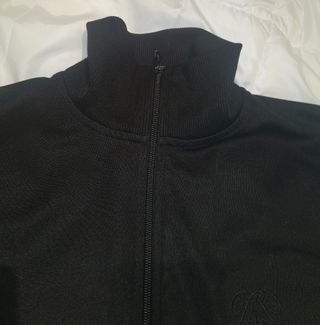 Jersey Sudadera licra negro de segunda mano por 10 EUR en Sant Boi de  Llobregat en WALLAPOP