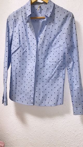 Camisas Stradivarius de segunda mano en WALLAPOP Blusa burdeos Stradivarius de segunda mano por 4 € en Madrid