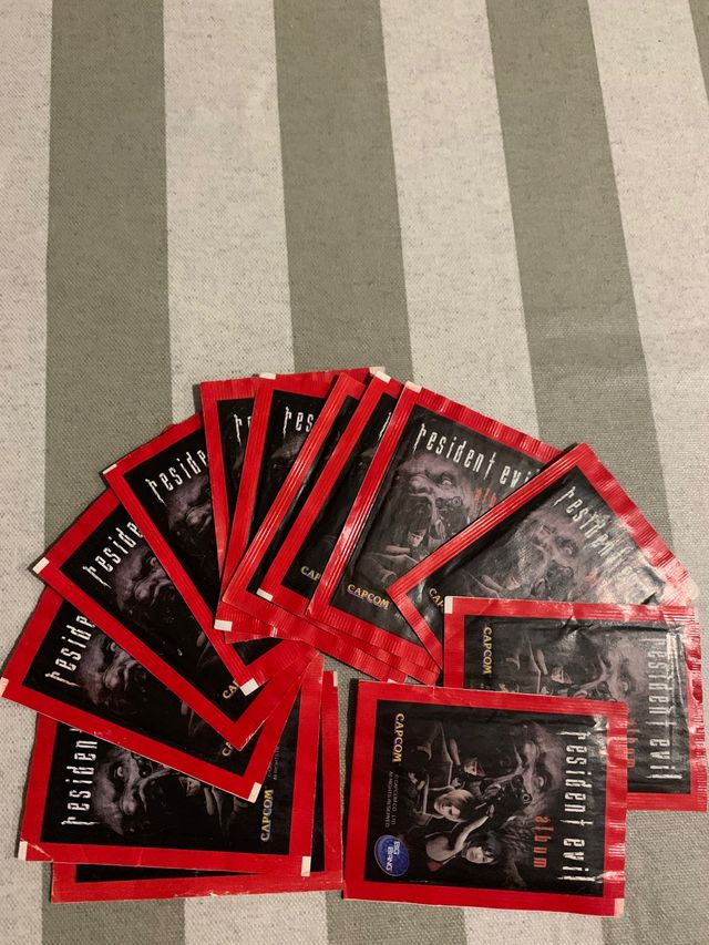 Sobres sellados y cromos sueltos resident evil