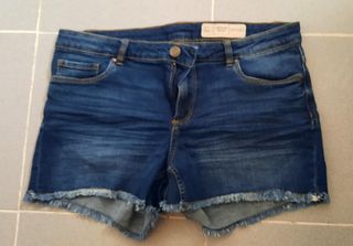 Pantalones mini short cortos bermudas ella mujer de segunda mano por 8 EUR  en Camas en WALLAPOP