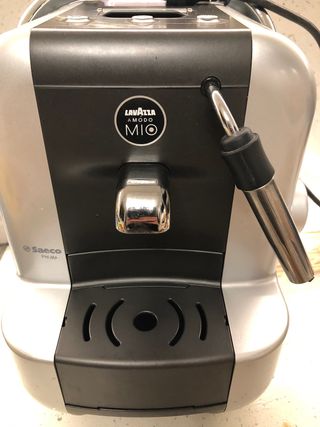 Cafetera automática Lavazza a modo Mío Saeco de segunda mano por 30 EUR en  Madrid en WALLAPOP