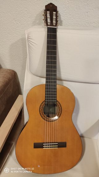 Guitarra Yamaha c40 4\\/4 de segunda mano por 90 EUR en Lloret de Mar en  WALLAPOP