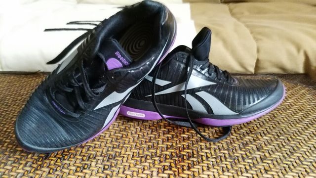Forma del barco apoyo Audaz Zapatillas Reebok easytone negras de segunda mano por 25 € en Madrid en WALLAPOP Forma del barco apoyo Audaz Zapatillas Reebok easytone negras de segunda mano por 25 € en Madrid en WALLAPOP