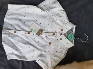 Ropa Niño de segunda mano en la provincia de Madrid en WALLAPOP Camisa blanca bebé niño 9 12 meses de segunda mano por 4
