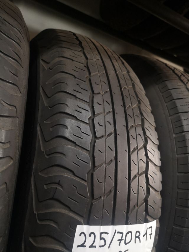 4 neumáticos 225/70R17 108S