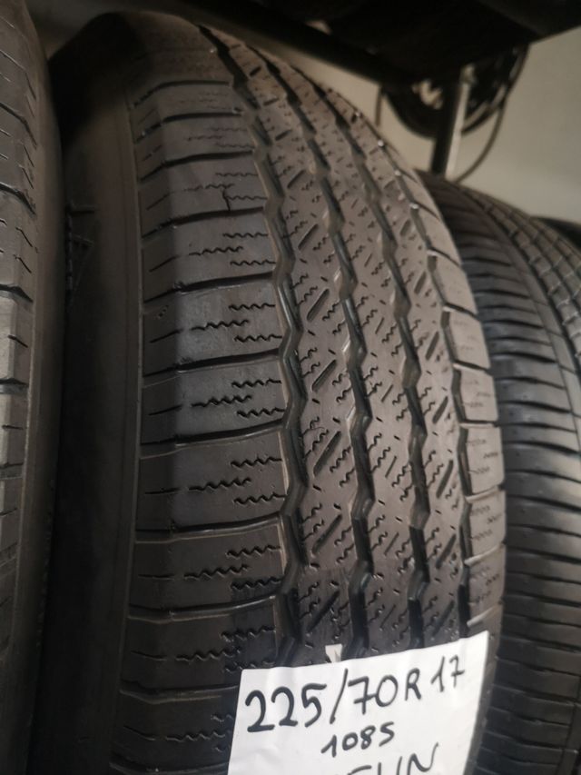 4 neumáticos 225/70R17 108S