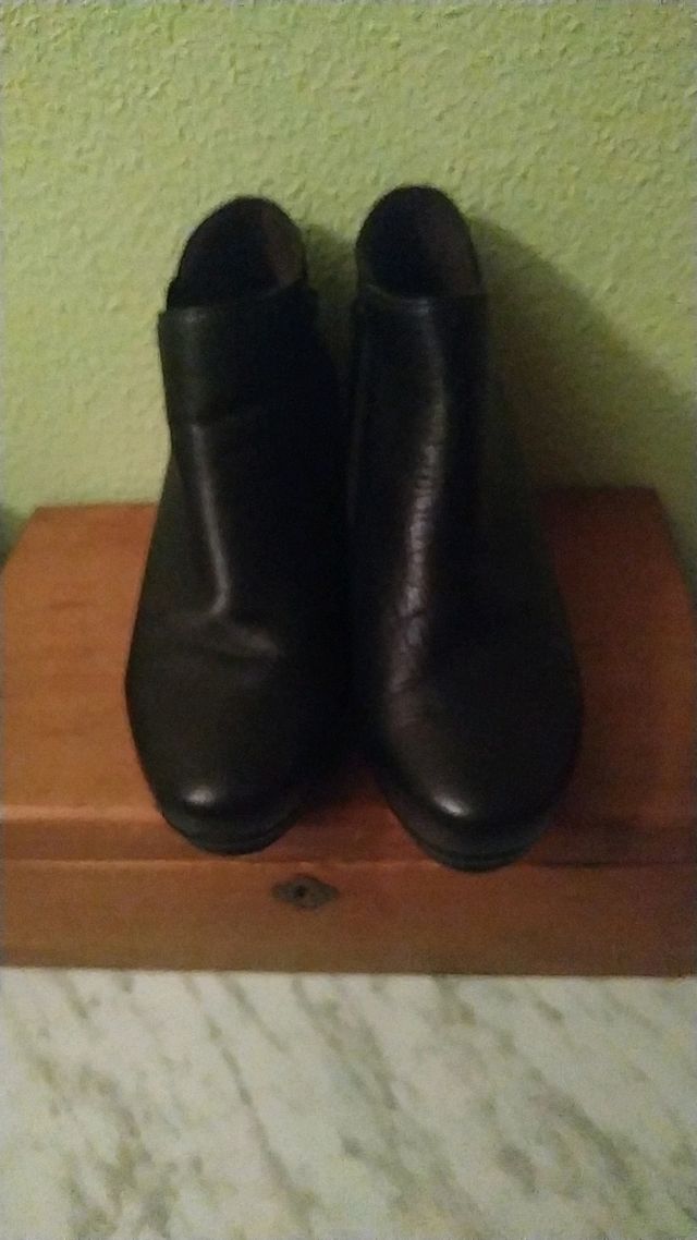 botines de piel negros