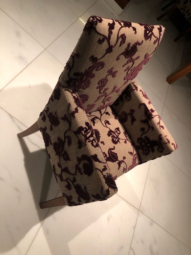 6 sillas con brazos con estampado. De diseño