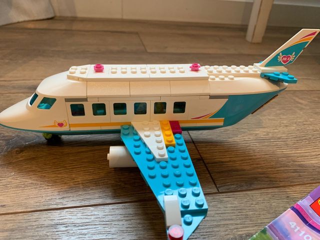 Avión LEGO friends