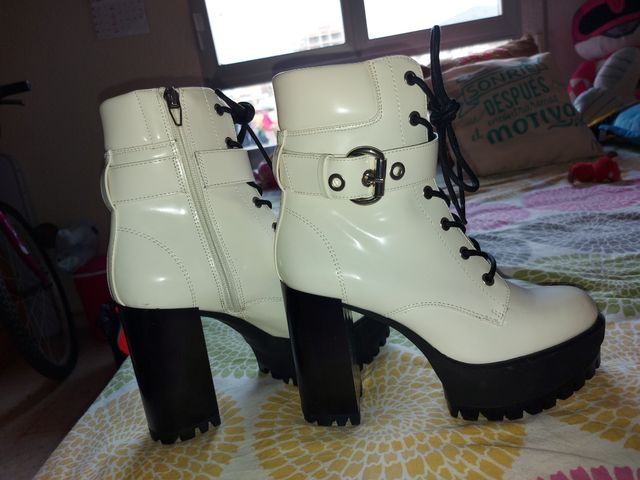 botines blancos de tacon