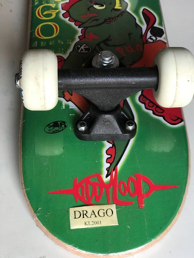 Monopatín nuevo, sin desenvolver