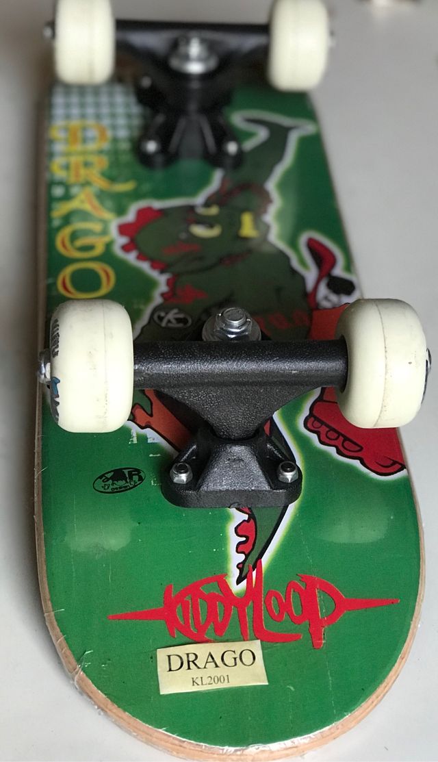 Monopatín nuevo, sin desenvolver