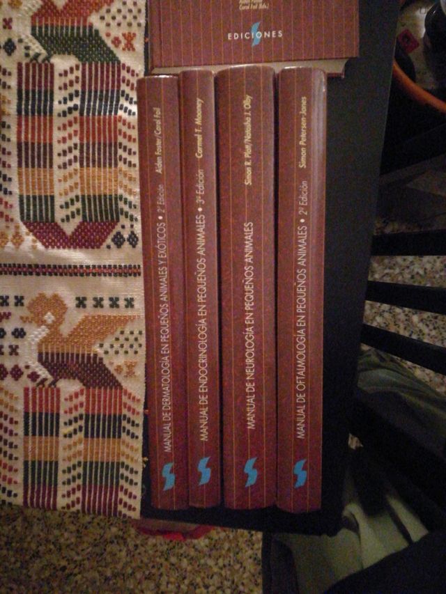 Lote 2 libros de MEDICINA VETERINARIA