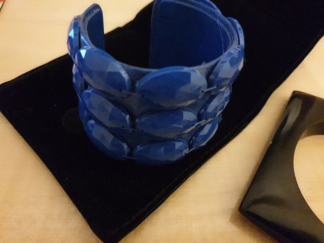 Pulseras rígidas de Mango