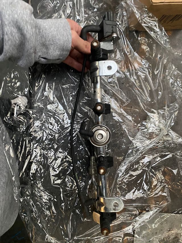 Inyectores rampa y regulador ford focus st170