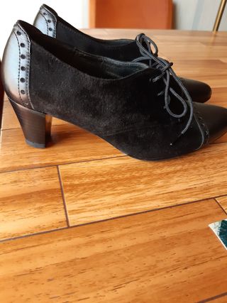 Zapato Señora (Talla pequeña Num.33) de segunda mano por 35 EUR en  Barcelona en WALLAPOP