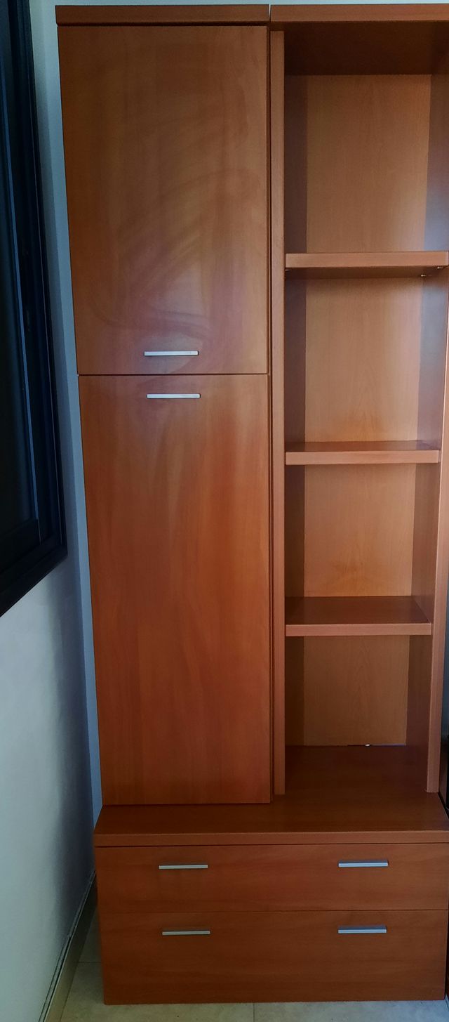Mueble con estantería y gavetas de segunda mano por 40 € en Santa Cruz