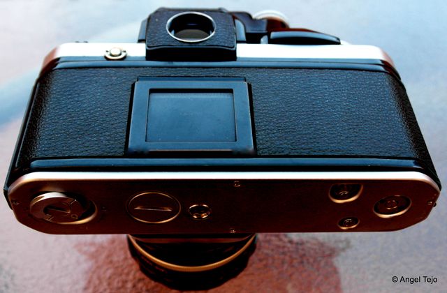 NIKON F2 CON 50 mm F 1/2.PERFECTA