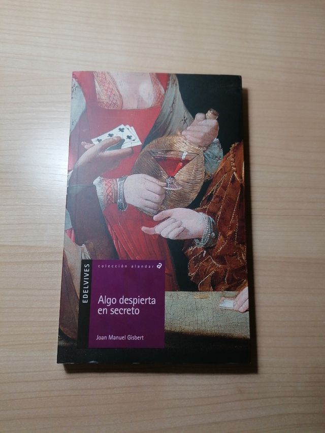 libro ed. Edelvives "Algo despierta en secreto"