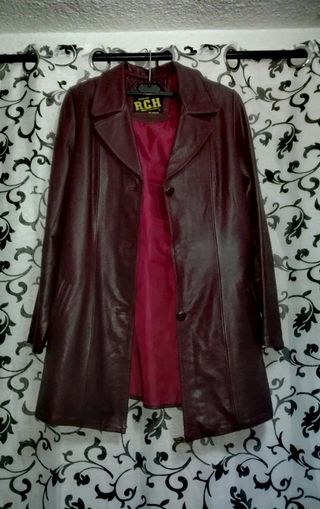 Chaqueta XL larga cuero argentino granate R.C.H. de segunda mano por 46 EUR  en Zaragoza en WALLAPOP