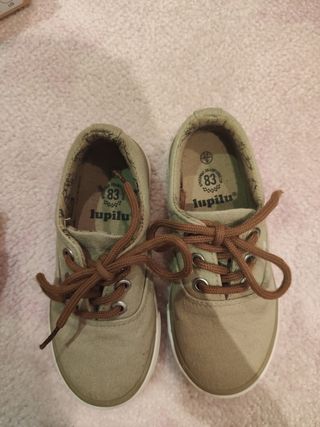 Zapatillas de lona beige. Lupilu. Talla 27 de segunda mano por 5 EUR en  Villagonzalo Pedernales en WALLAPOP