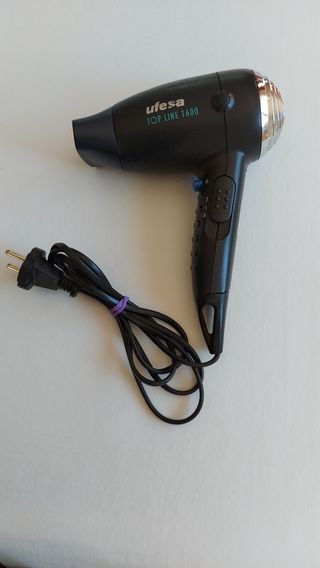 Secador de pelo UFESA de segunda mano por 12 EUR en Ripollet en WALLAPOP