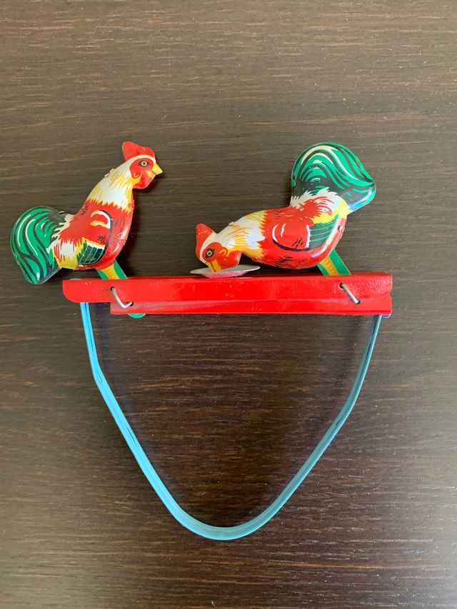 Juguete metal vintage coleccionista gallos