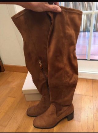 Botas Xl Zara de segunda mano por 20 EUR en Barcelona en WALLAPOP