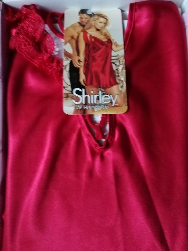 Picardia de seda rojo de Shirley of Holywood