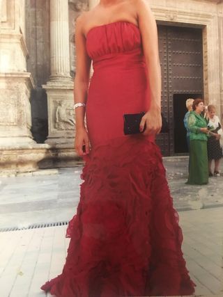 Vestido fiesta rojo corte sirena palabra de honor de segunda mano por 90  EUR en Mercado Parque Corredor del Henares en WALLAPOP