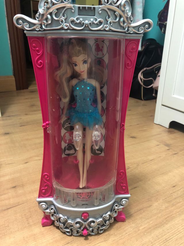 Armario de Barbie purpurinizador,.