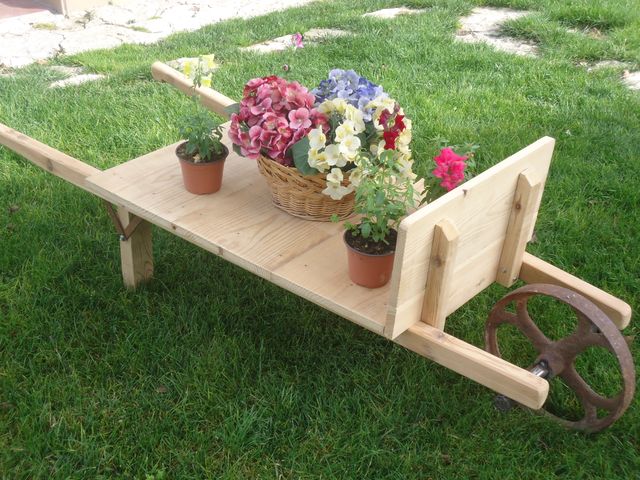 CARRETILLA DE MADERA